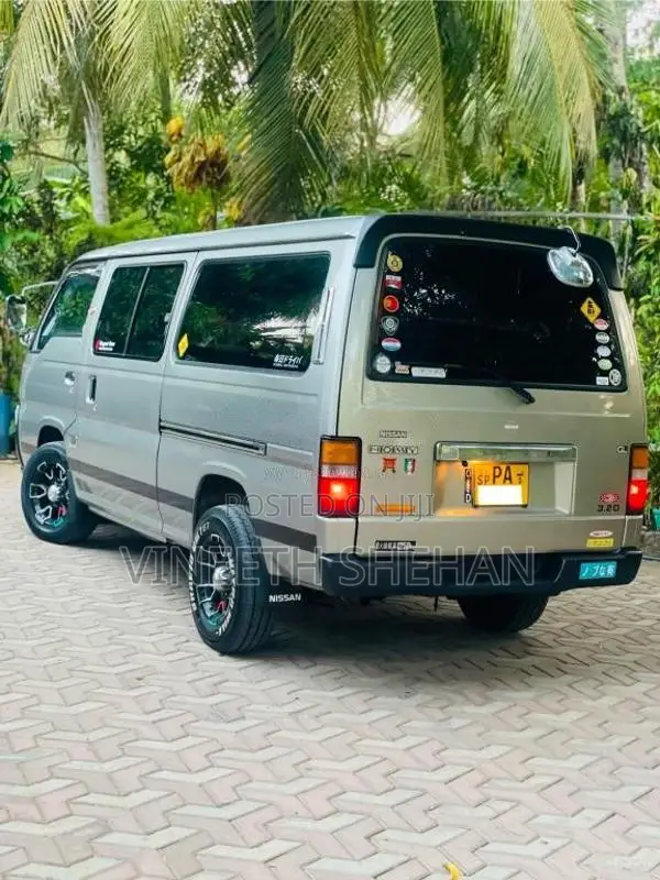 Nissan Caravan 2006 Van (Used)
