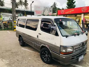 Toyota Dolphin 1991 Van (Used)