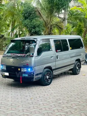 Nissan Caravan 2006 Van (Used)