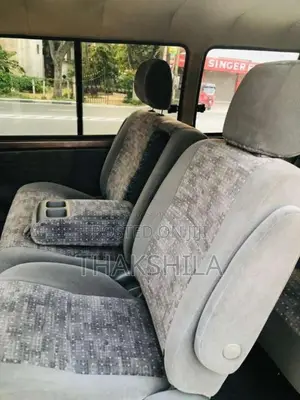 Toyota Dolphin 1991 Van (Used)