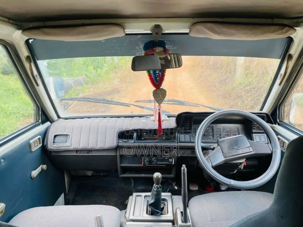 Nissan Vanette 1988 Van (Used)