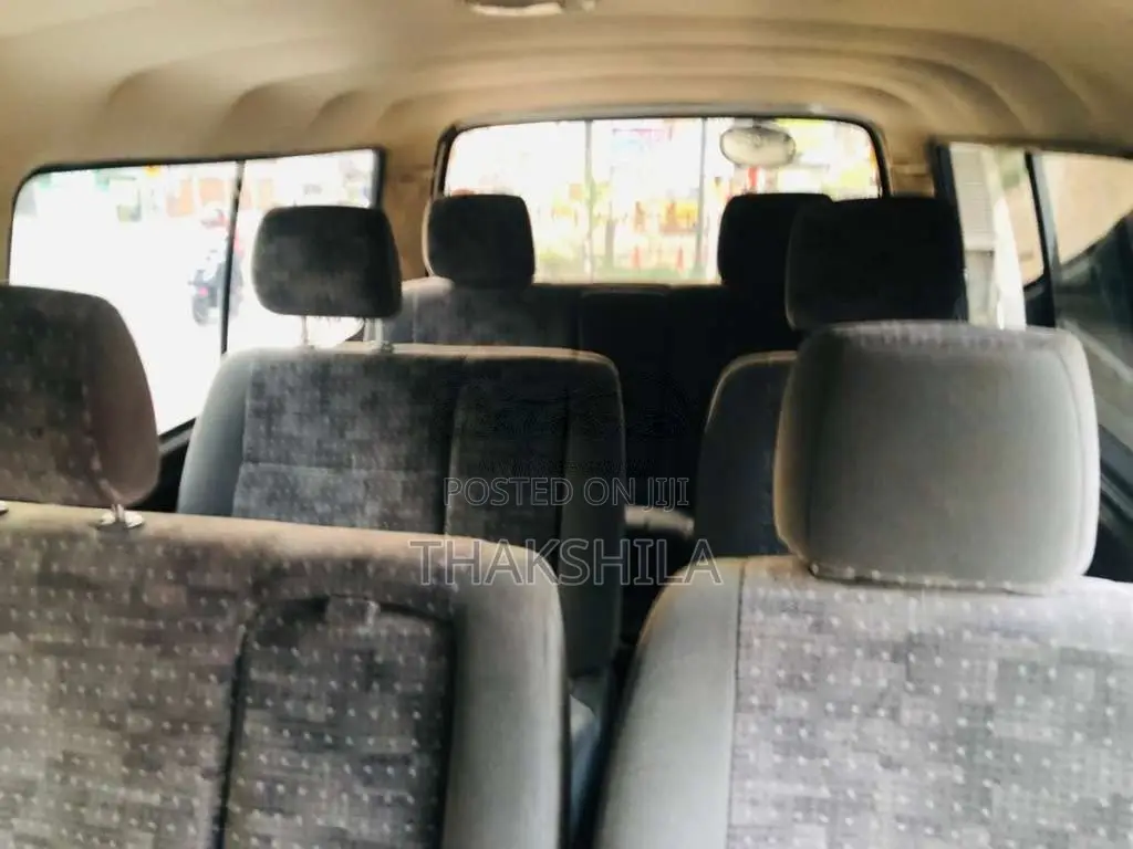 Toyota Dolphin 1991 Van (Used)