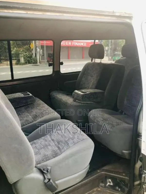 Toyota Dolphin 1991 Van (Used)