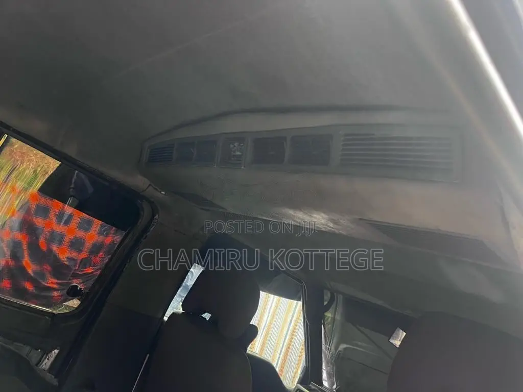 Mitsubishi Po15 1991 Van (Used)