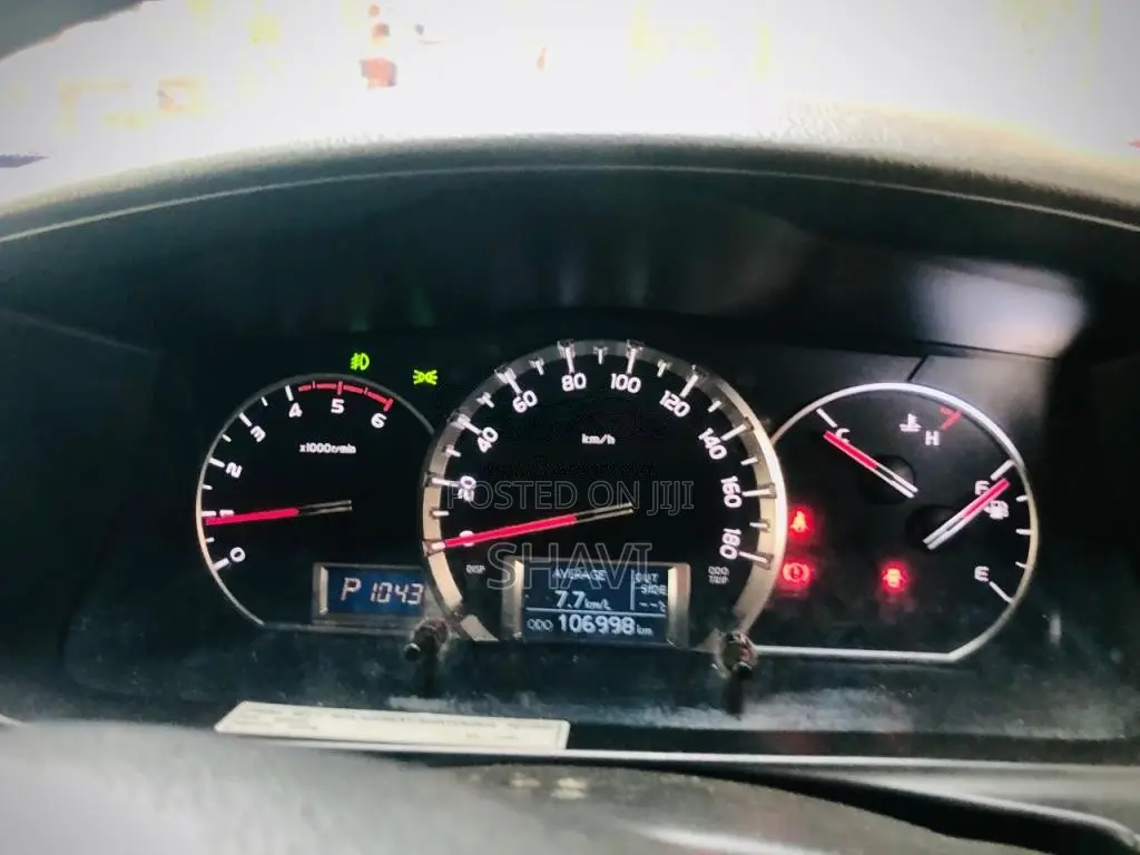 Toyota Kdh Dark Prime 2015 Van (Used)