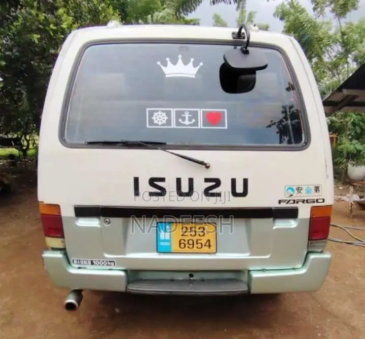 Isuzu Fargo 1994 Van (Used)