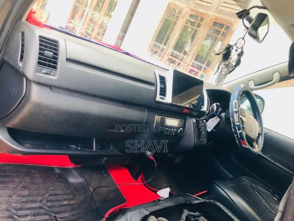 Toyota Kdh Dark Prime 2015 Van (Used)