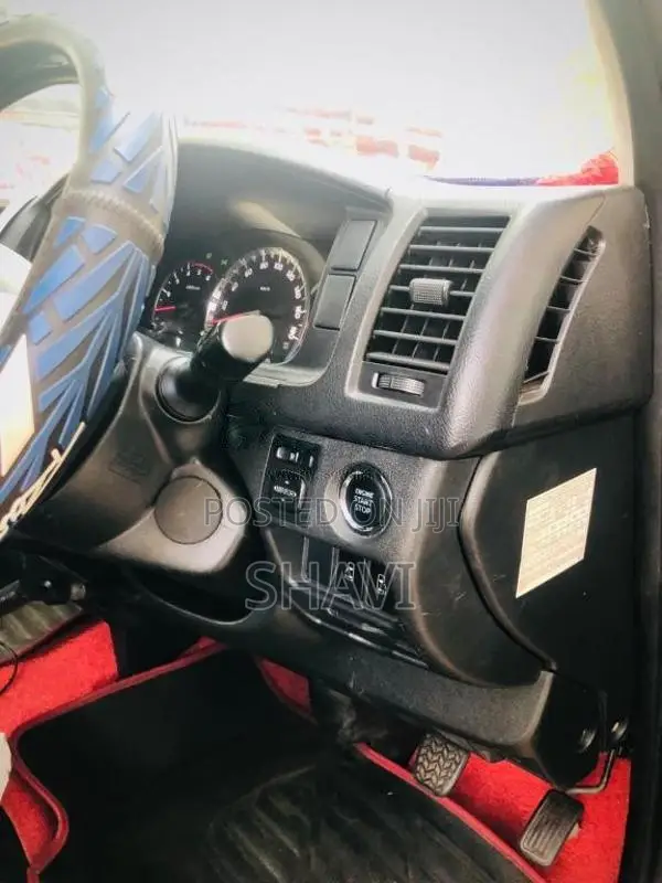 Toyota Kdh Dark Prime 2015 Van (Used)