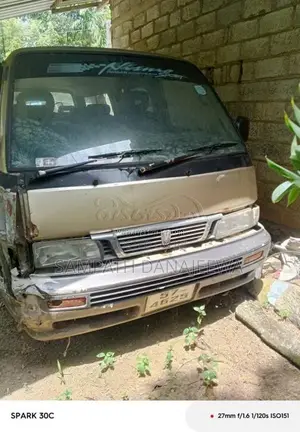 Nissan Caravan 1992 Van (Used)