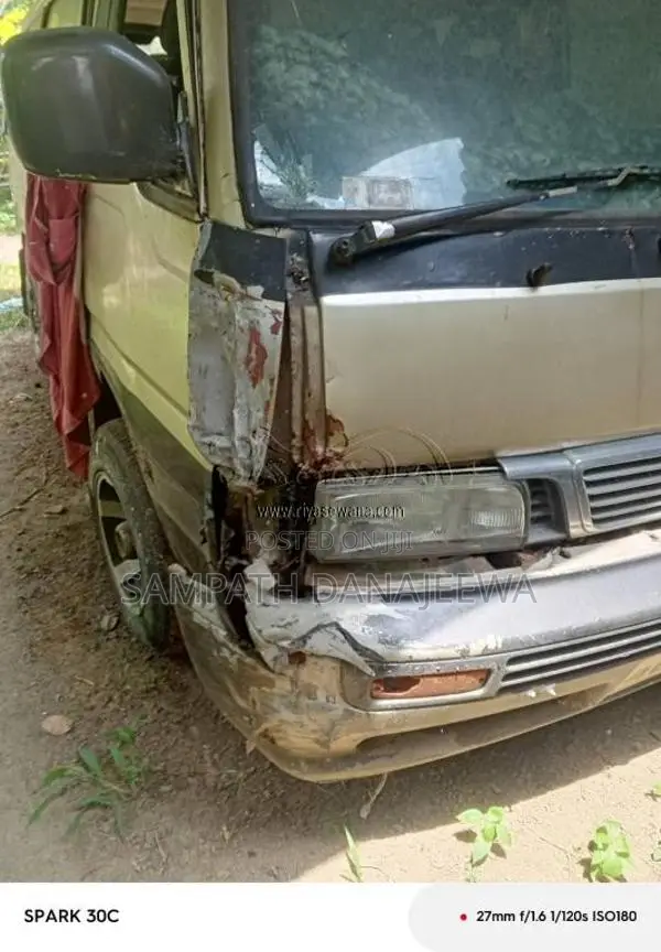 Nissan Caravan 1992 Van (Used)