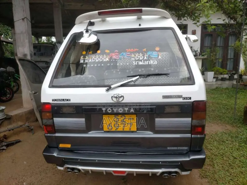 Toyota TownAce 1987 Van (Used)