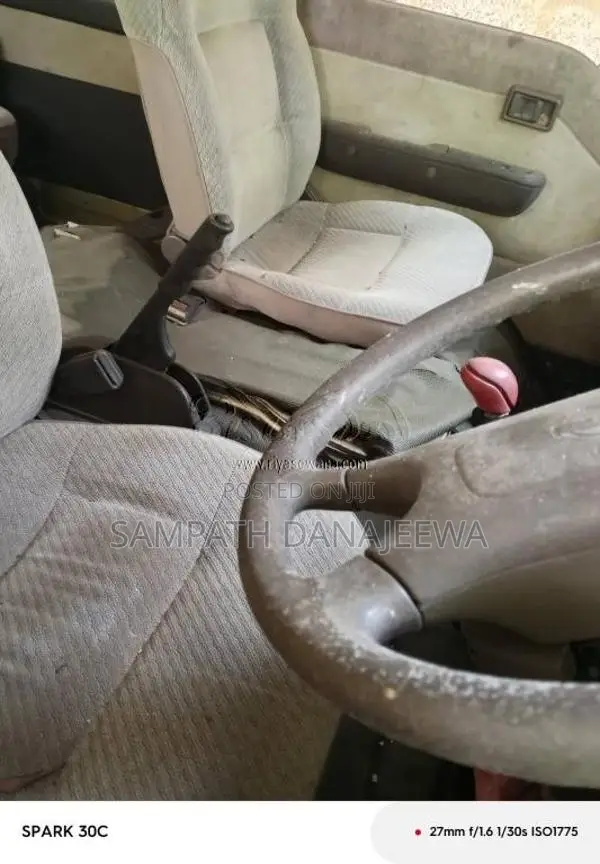 Nissan Caravan 1992 Van (Used)