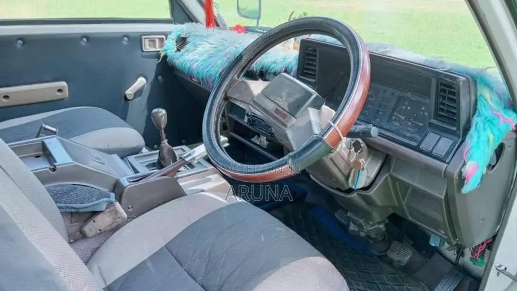 Nissan Vanette 1987 Van (Used)