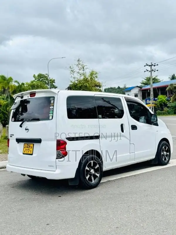 Nissan NV200 2016 Van (Used)
