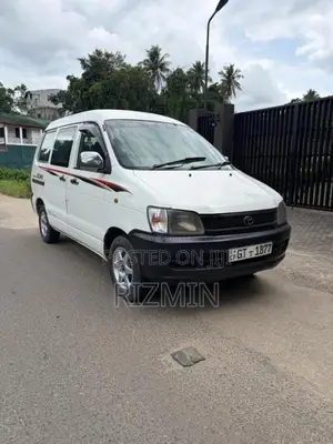 Toyota CR41 2002 Van (Used)