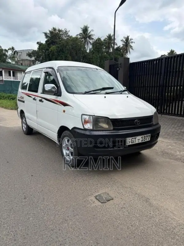 Toyota CR41 2002 Van (Used)