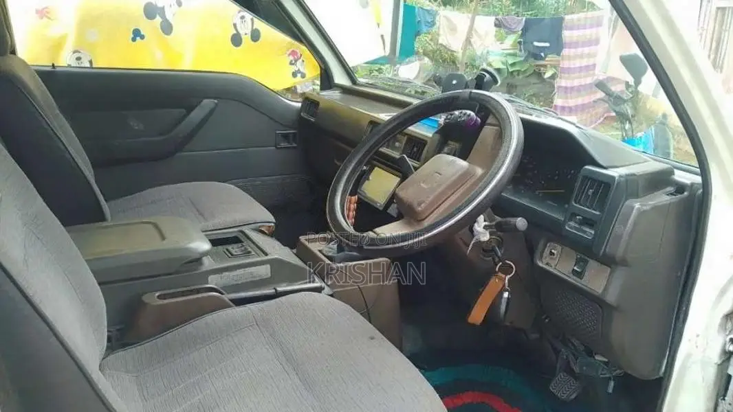 Mitsubishi PO15 1991 Van (Used)