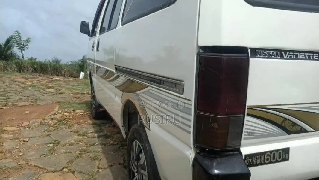 Nissan Vanette C22 1988 Van (Used)