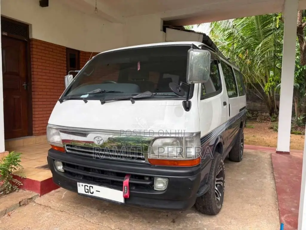 Toyota Dolphin 1995 Van (Used)