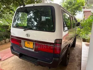 Toyota Dolphin 1995 Van (Used)
