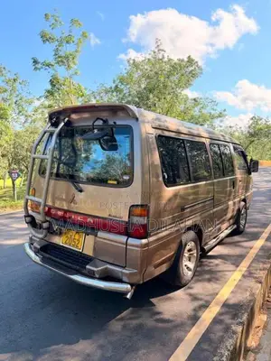 Mitsubishi Po15 1994 Van (Used)