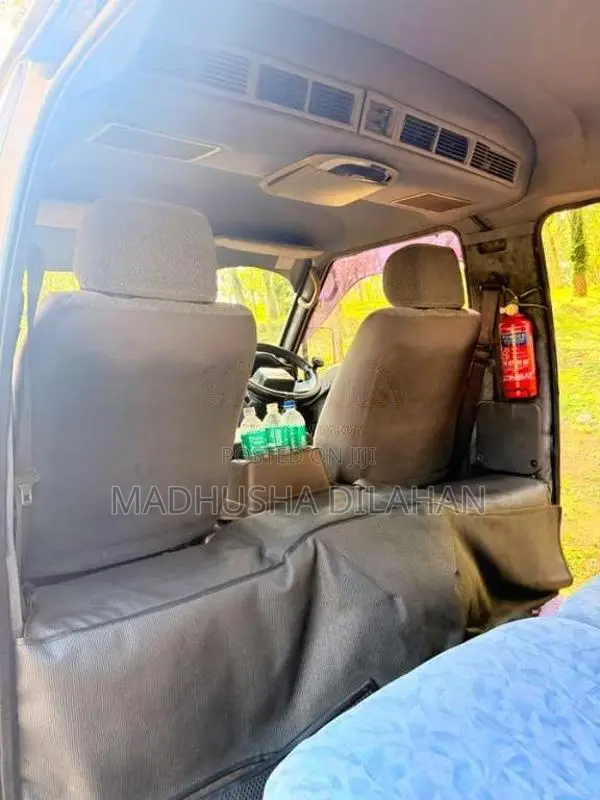 Mitsubishi Po15 1994 Van (Used)