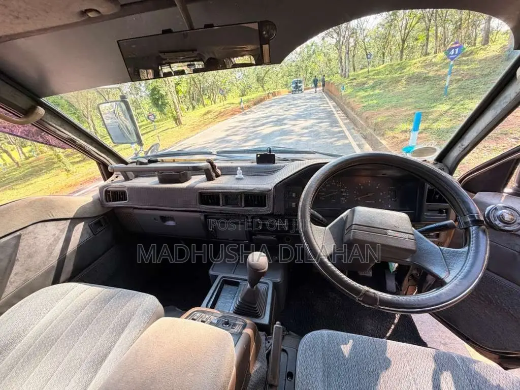 Mitsubishi Po15 1994 Van (Used)