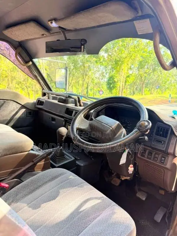 Mitsubishi Po15 1994 Van (Used)