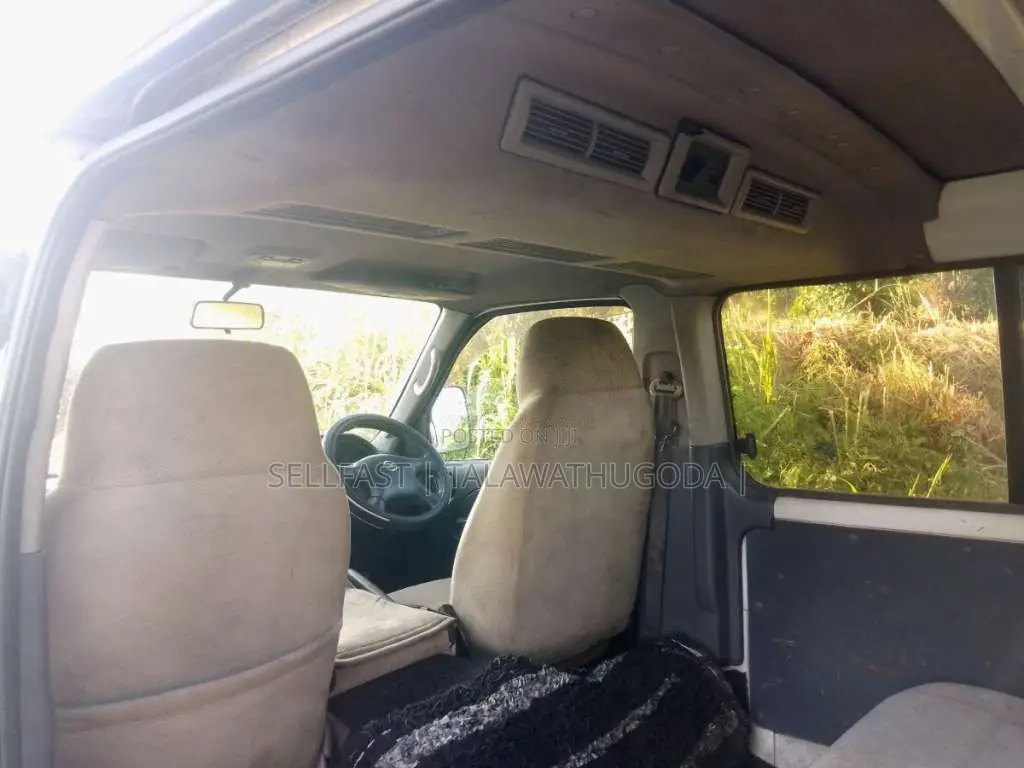 Nissan Caravan E-25 2008 Van (Used)