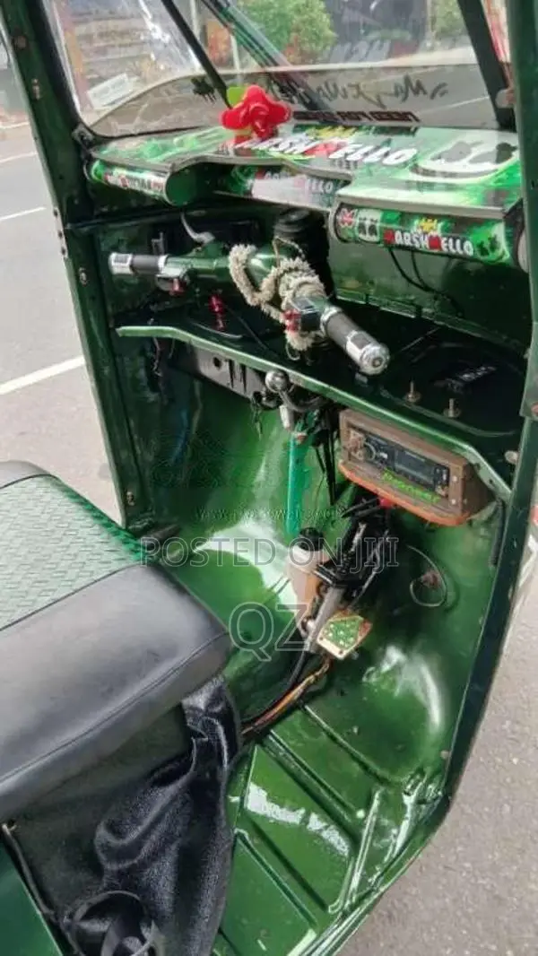 Bajaj 2 Stroke 2004 Three Wheel (Used)