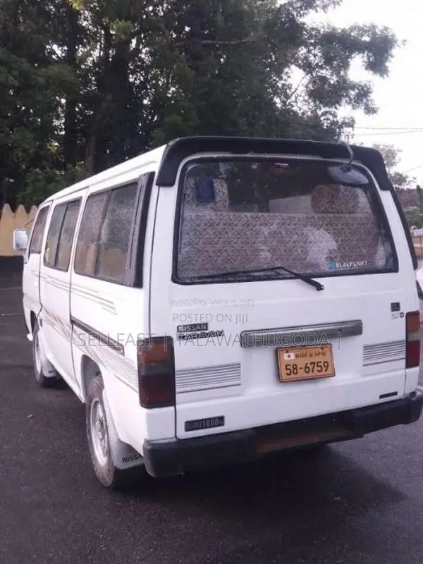 Nissan Caravan 1992 Van (Used)