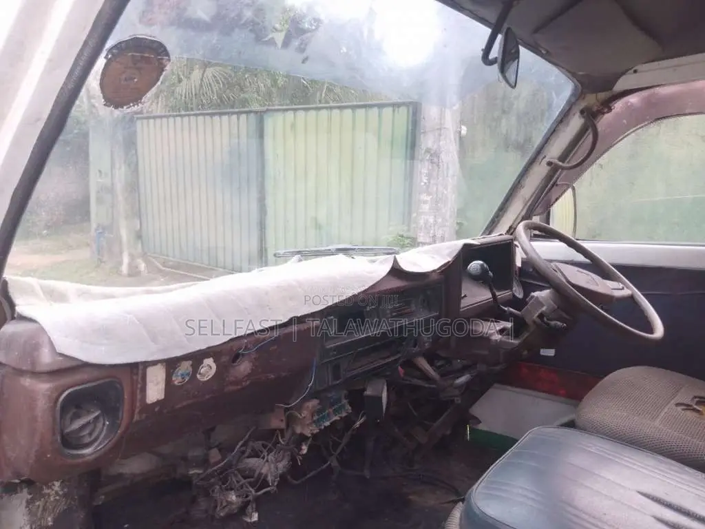 Toyota LH 40B LONG 1982 Van (Used)