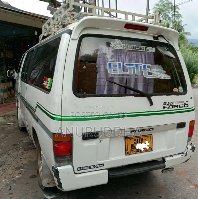 Isuzu Fargo 1985 Van (Used)