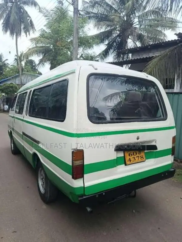 Toyota LH 40B LONG 1982 Van (Used)