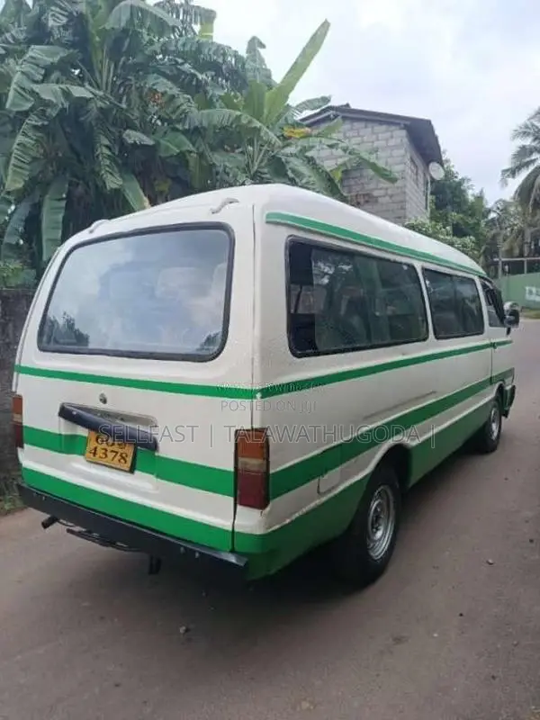 Toyota LH 40B LONG 1982 Van (Used)