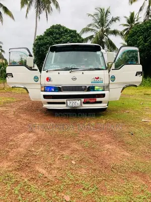 Nissan Caravan 1993 Van (Used)