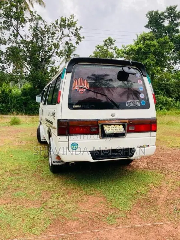 Nissan Caravan 1993 Van (Used)