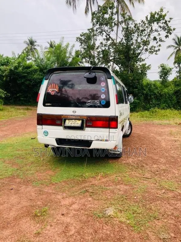 Nissan Caravan 1993 Van (Used)