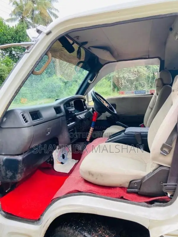 Nissan Caravan 1993 Van (Used)
