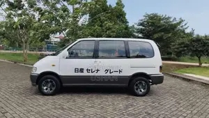 Nissan Serena 1995 Van (Used)