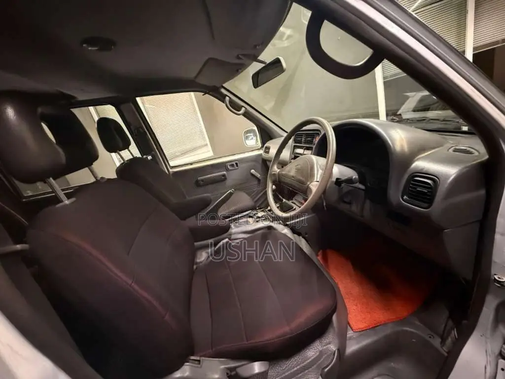 Nissan Serena 1995 Van (Used)