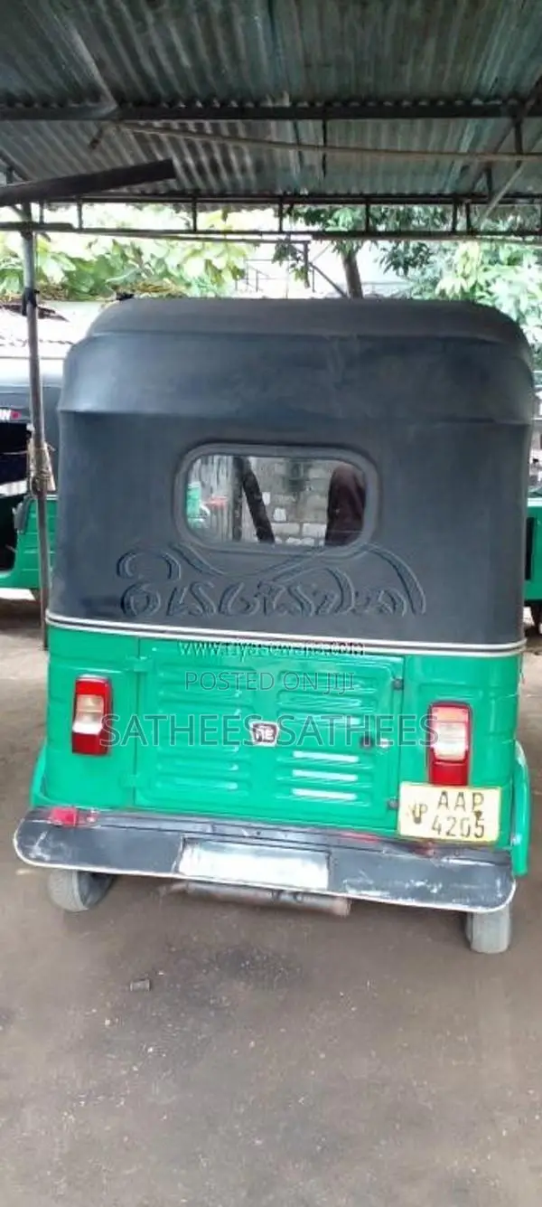 Bajaj RE 205 2012 Three Wheel (Used)