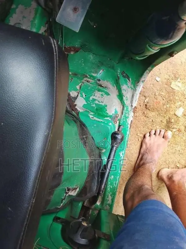 Bajaj 4 Stroke 2011 Three Wheel (Used)