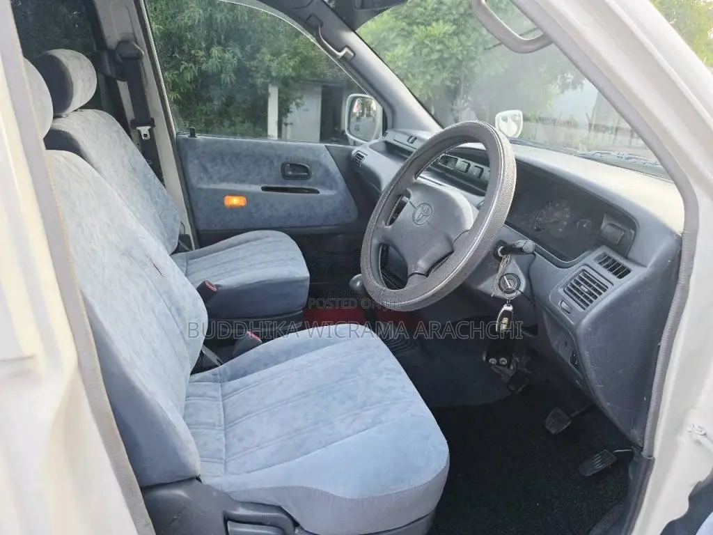 Toyota Noah Townace Cr41 2001 Van (Used)