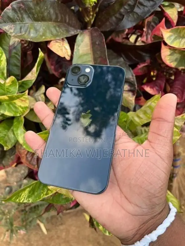 Apple iPhone 13 (Used)