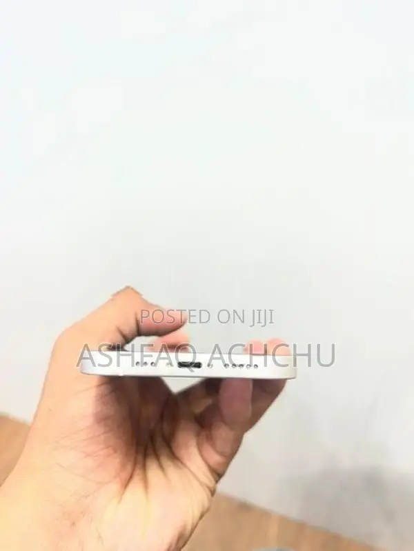 Apple iPhone 12 (Used)
