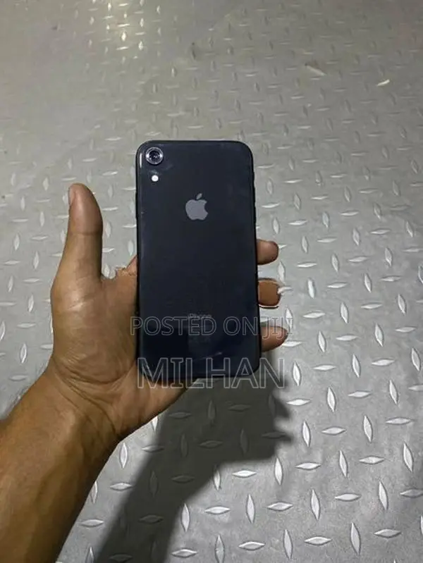 Apple iPhone XR 64GB (Used)