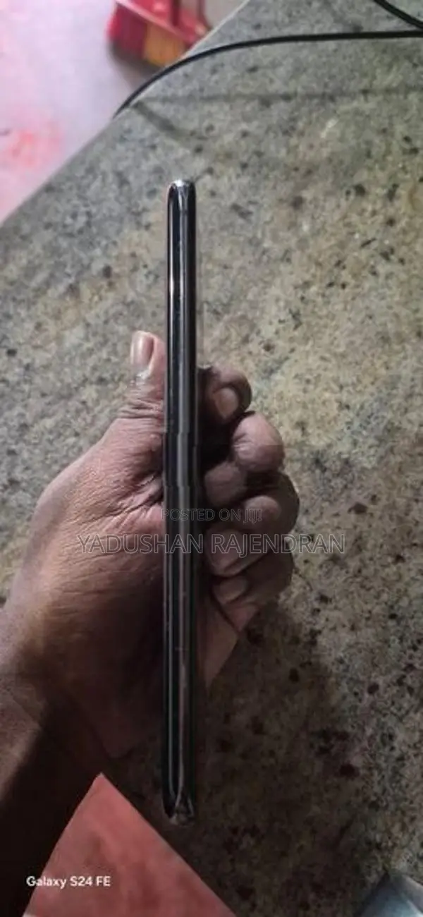 Samsung Galaxy S20+ (Used)