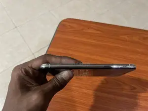 Apple iPhone XS (Used)