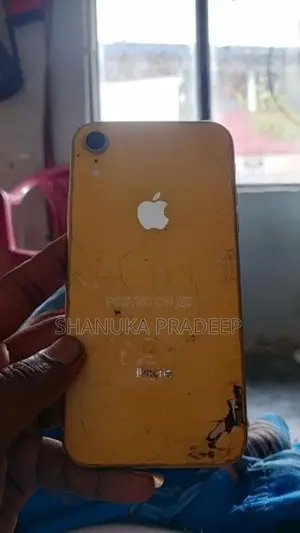 Apple iPhone XR Yellow (Used)
